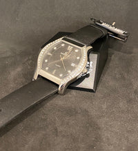 Carica l&#39;immagine nel visualizzatore di Gallery, Orologio Pierre Bonnet donna acciaio ref. 4172A quadrante nero e zirconi
