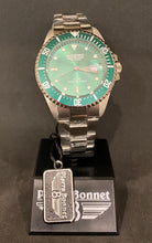 Carica l&#39;immagine nel visualizzatore di Gallery, Orologio Pierre Bonnet ref 6483 acciaio lunetta verde quadrante verde
