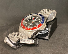 Carica l&#39;immagine nel visualizzatore di Gallery, Orologio Pierre Bonnet Abisso ref 6545 acciaio quadrante nero GMT Swiss Made
